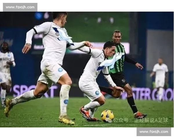 那不勒斯与巴塞罗那激战回顾 经典对决再现足球魅力 那不勒斯与巴塞罗那激战回顾 经典对决再现足球魅力